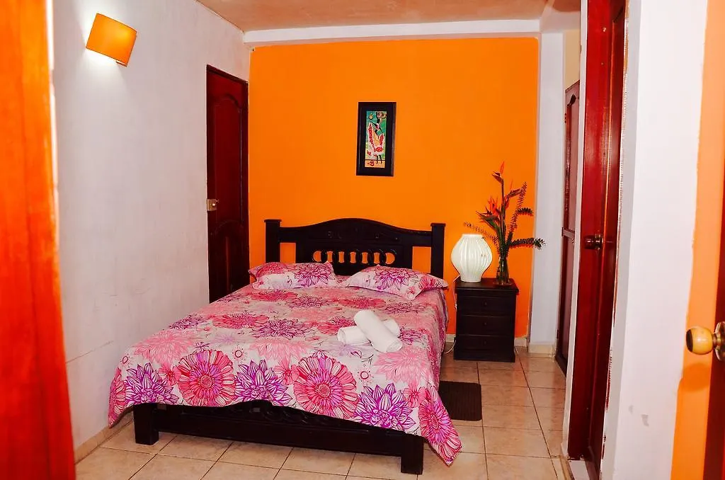 Tropical Sun Cartagena Hotel 2*,  Colombia