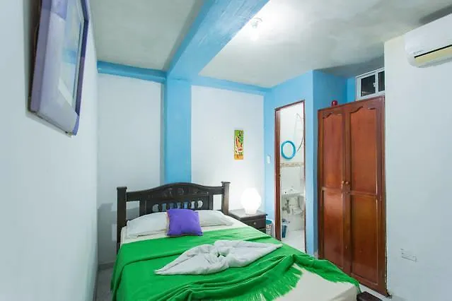 Tropical Sun Cartagena Hotel 2*,  Colombia