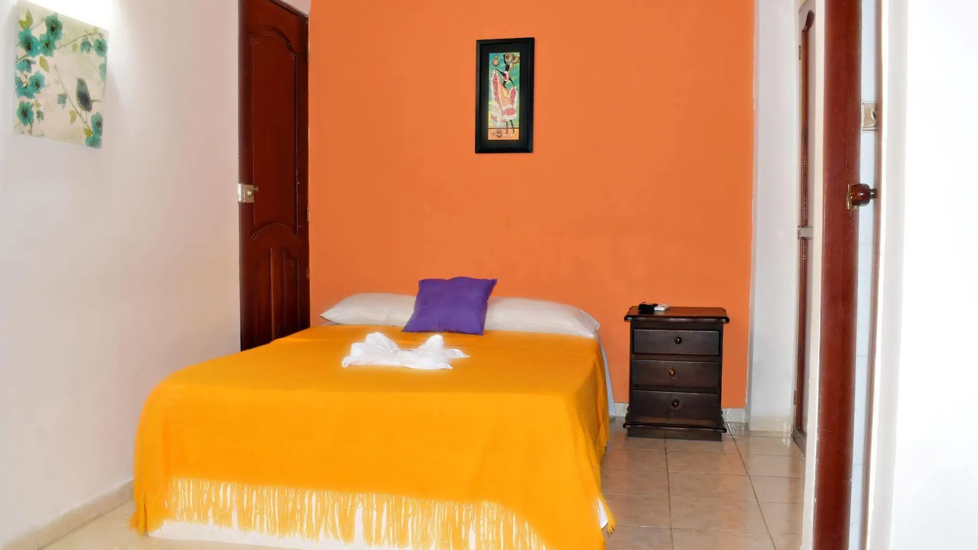 Tropical Sun Cartagena Hotel